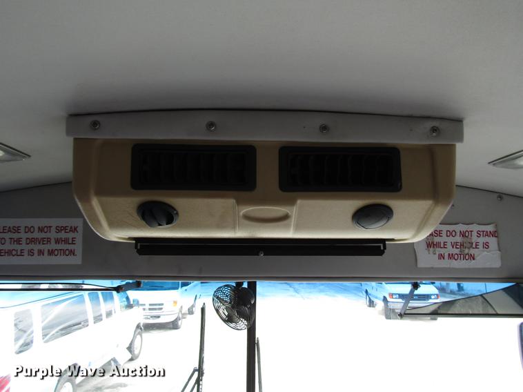 image for item DF7847 2005 Freightliner MB55 Champion shuttle bus