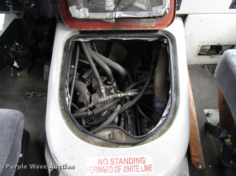 image for item DF7847 2005 Freightliner MB55 Champion shuttle bus