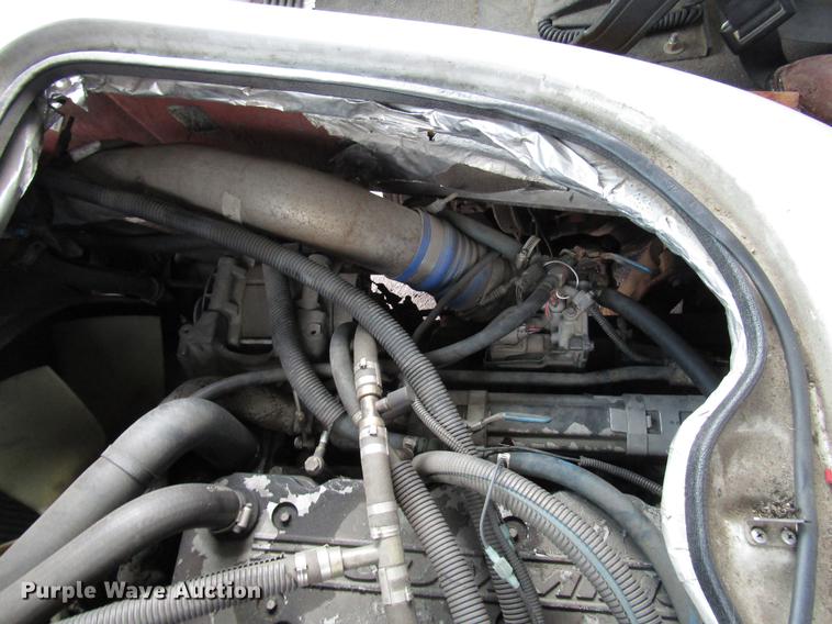 image for item DF7847 2005 Freightliner MB55 Champion shuttle bus