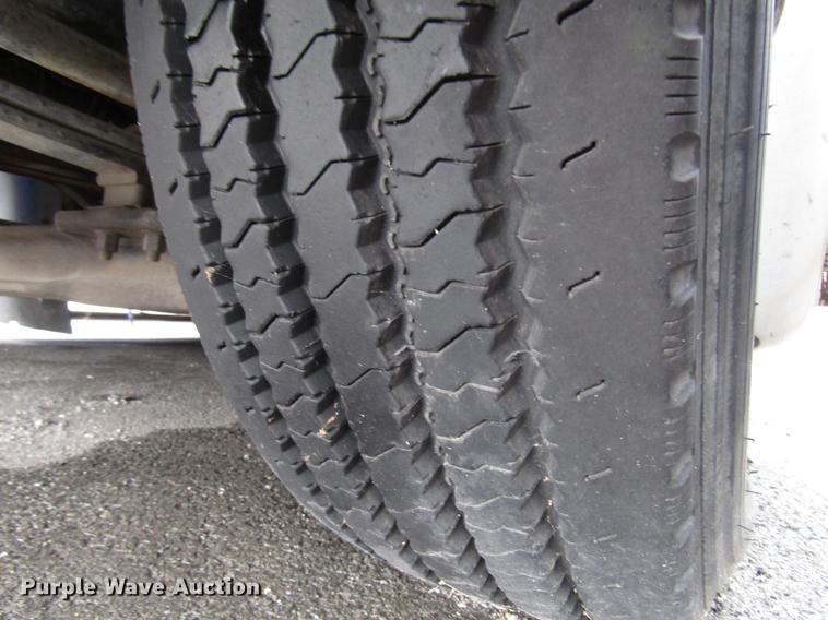 image for item DF7847 2005 Freightliner MB55 Champion shuttle bus