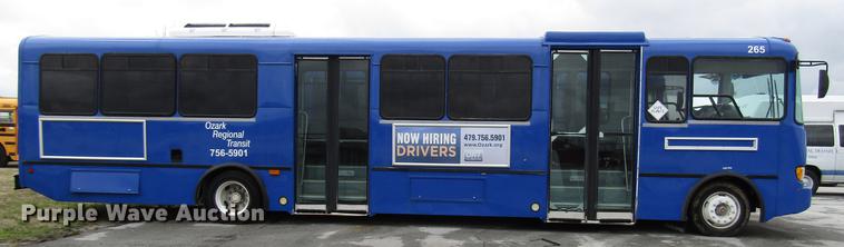 image for item DF7848 2005 Freightliner MB55 Champion shuttle bus