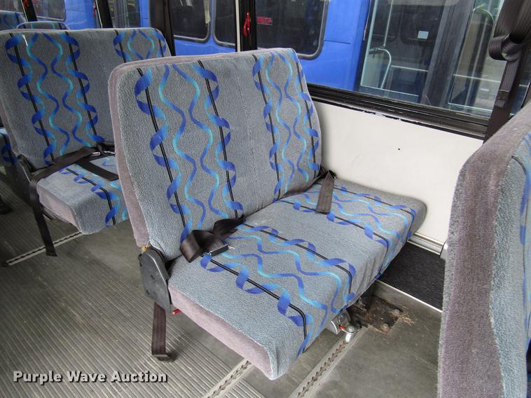 image for item DF7848 2005 Freightliner MB55 Champion shuttle bus