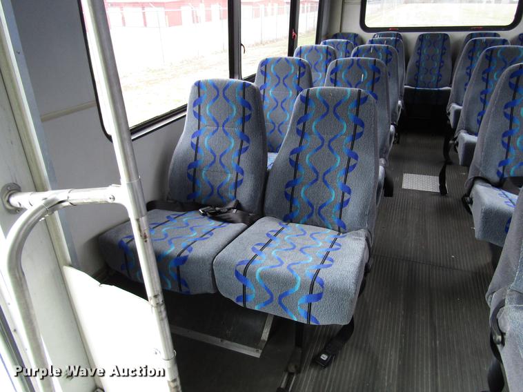 image for item DF7848 2005 Freightliner MB55 Champion shuttle bus