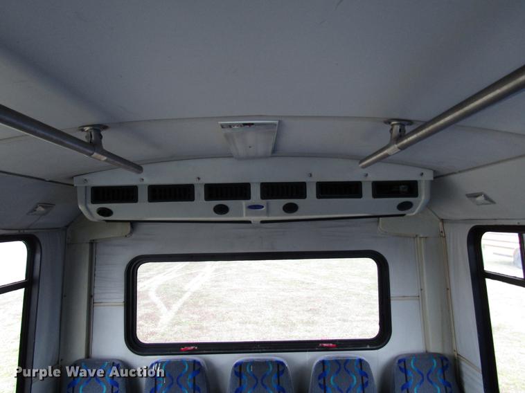 image for item DF7848 2005 Freightliner MB55 Champion shuttle bus