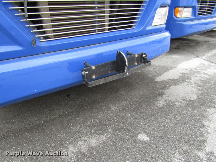 image for item DF7848 2005 Freightliner MB55 Champion shuttle bus