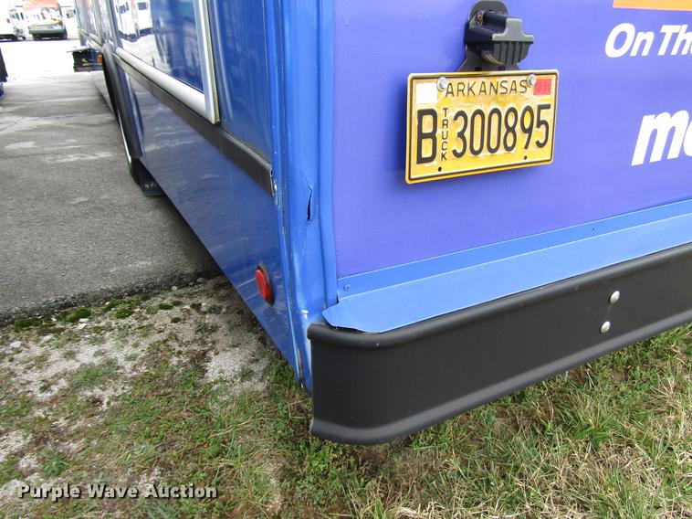 image for item DF7848 2005 Freightliner MB55 Champion shuttle bus