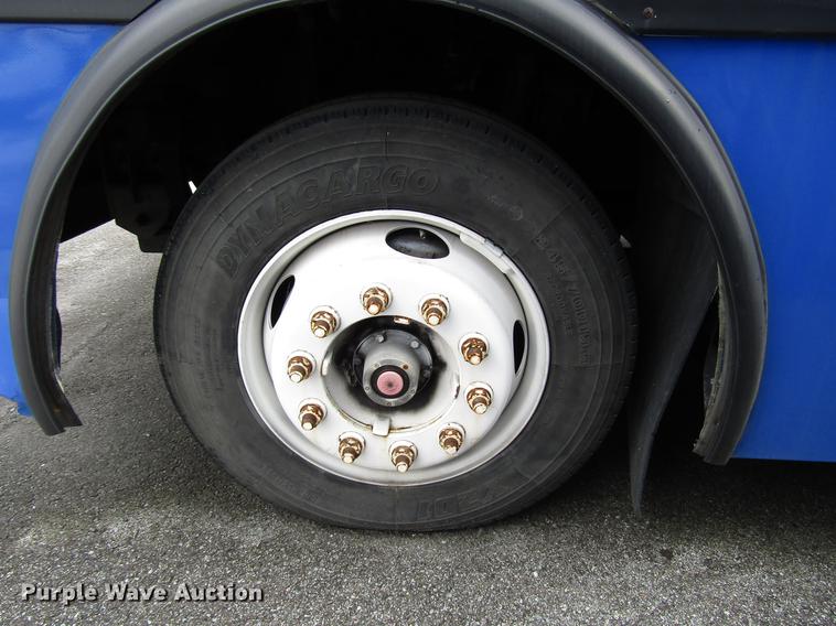 image for item DF7848 2005 Freightliner MB55 Champion shuttle bus