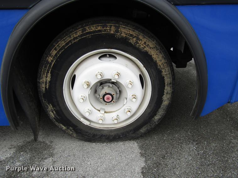 image for item DF7848 2005 Freightliner MB55 Champion shuttle bus