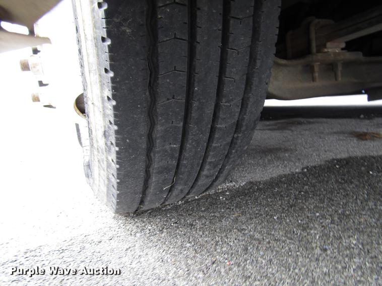 image for item DF7848 2005 Freightliner MB55 Champion shuttle bus