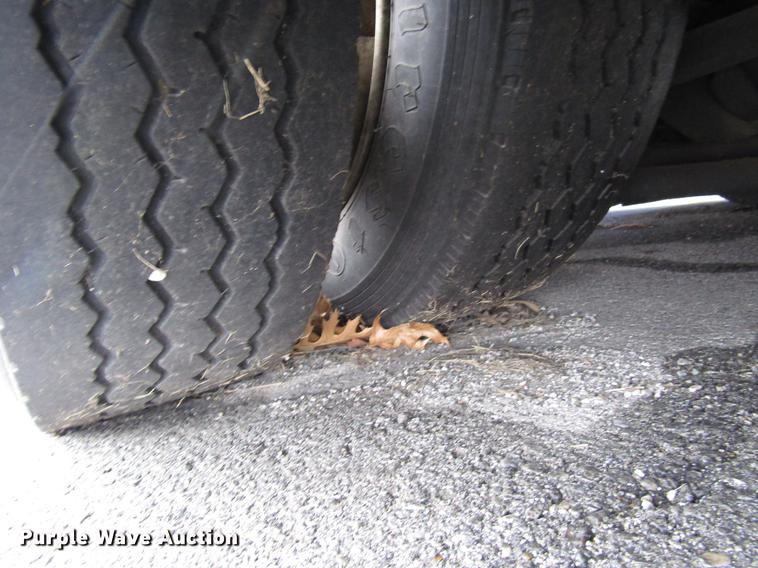 image for item DF7848 2005 Freightliner MB55 Champion shuttle bus