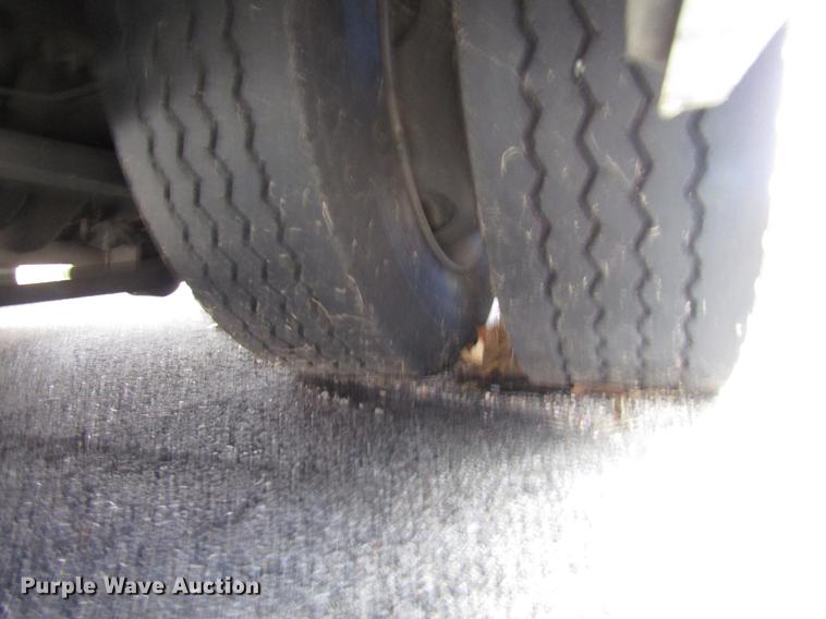 image for item DF7848 2005 Freightliner MB55 Champion shuttle bus