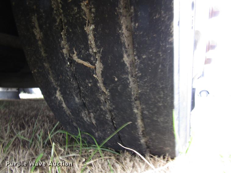 image for item DF7849 2001 Gillig G18E102R2 shuttle bus