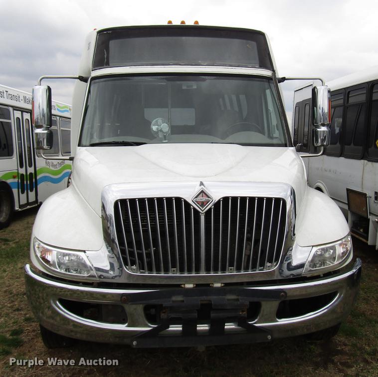 image for item DF7850 2008 International 3200 shuttle bus