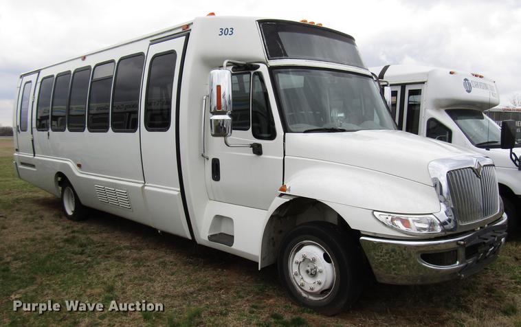 image for item DF7850 2008 International 3200 shuttle bus