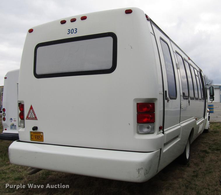 image for item DF7850 2008 International 3200 shuttle bus