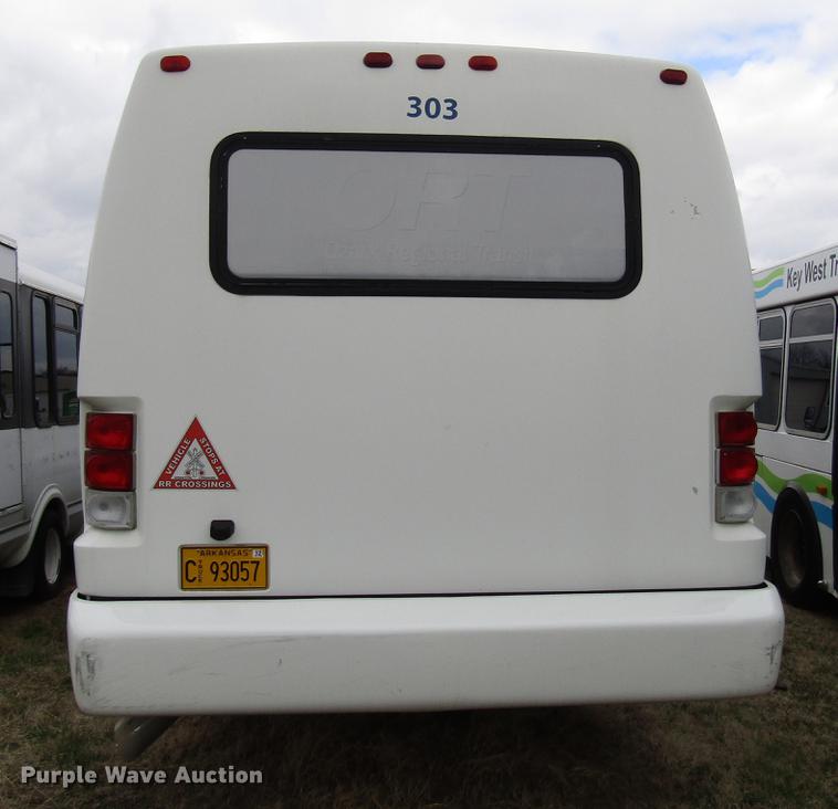image for item DF7850 2008 International 3200 shuttle bus