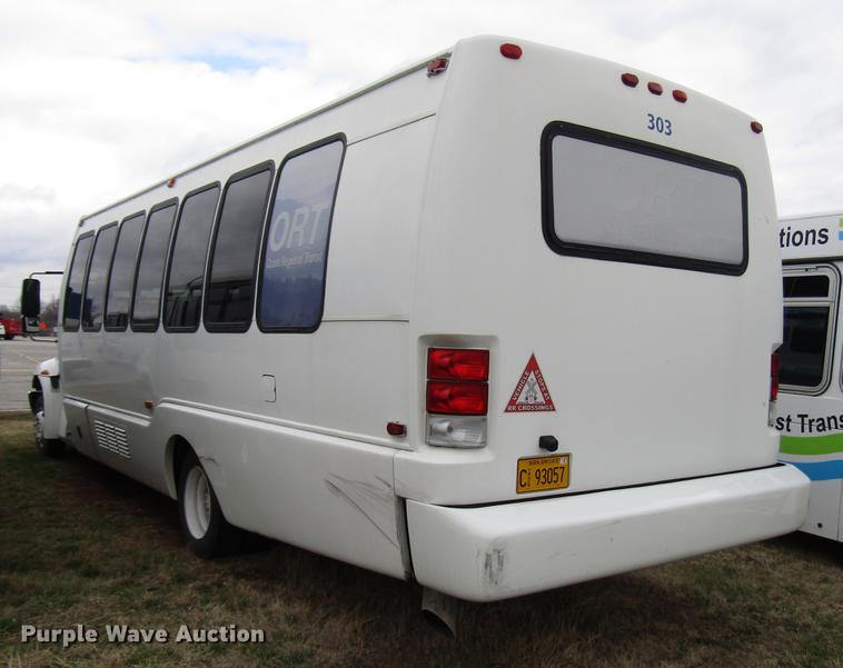 image for item DF7850 2008 International 3200 shuttle bus