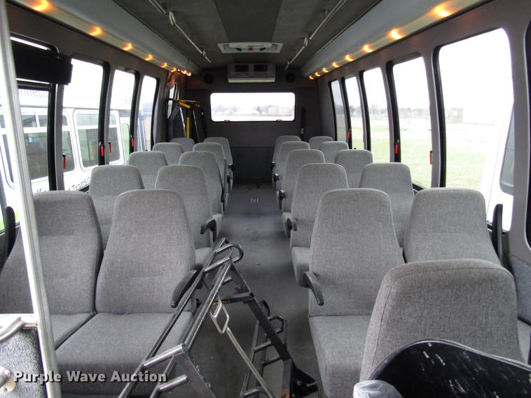 image for item DF7850 2008 International 3200 shuttle bus