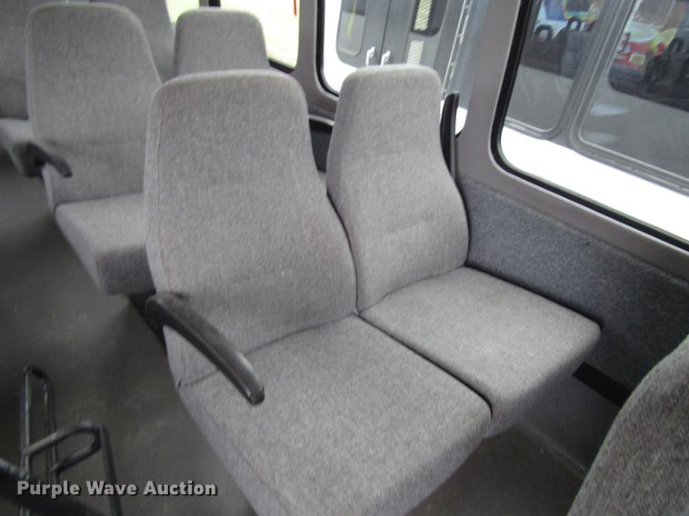 image for item DF7850 2008 International 3200 shuttle bus