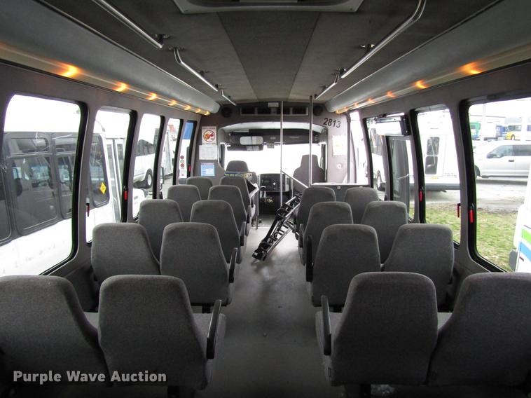 image for item DF7850 2008 International 3200 shuttle bus