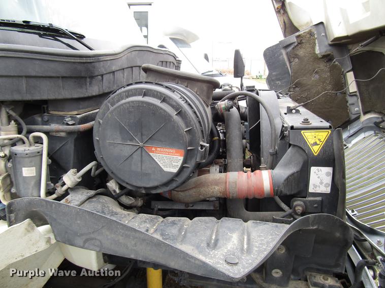 image for item DF7850 2008 International 3200 shuttle bus