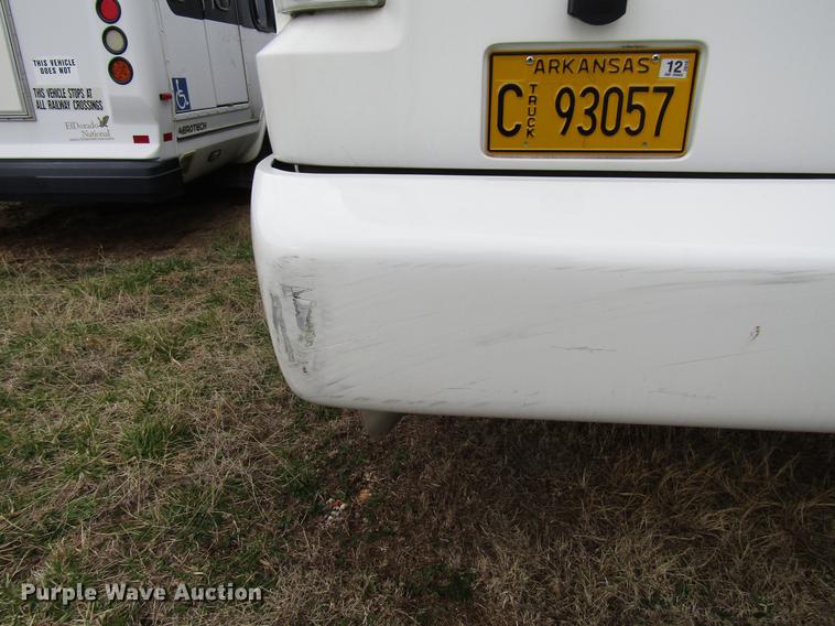 image for item DF7850 2008 International 3200 shuttle bus