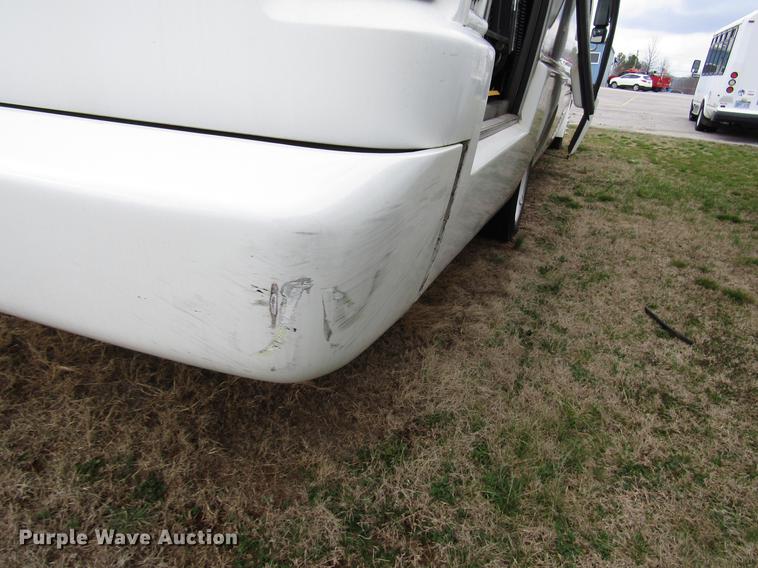 image for item DF7850 2008 International 3200 shuttle bus