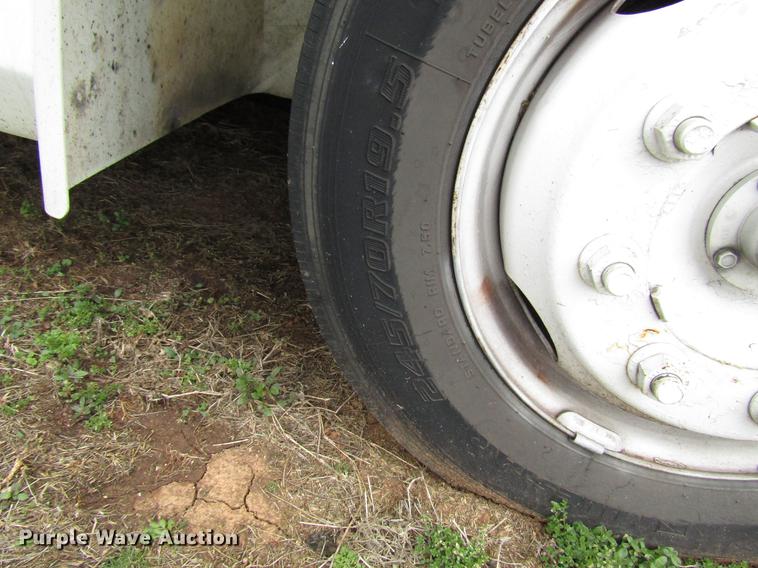 image for item DF7850 2008 International 3200 shuttle bus