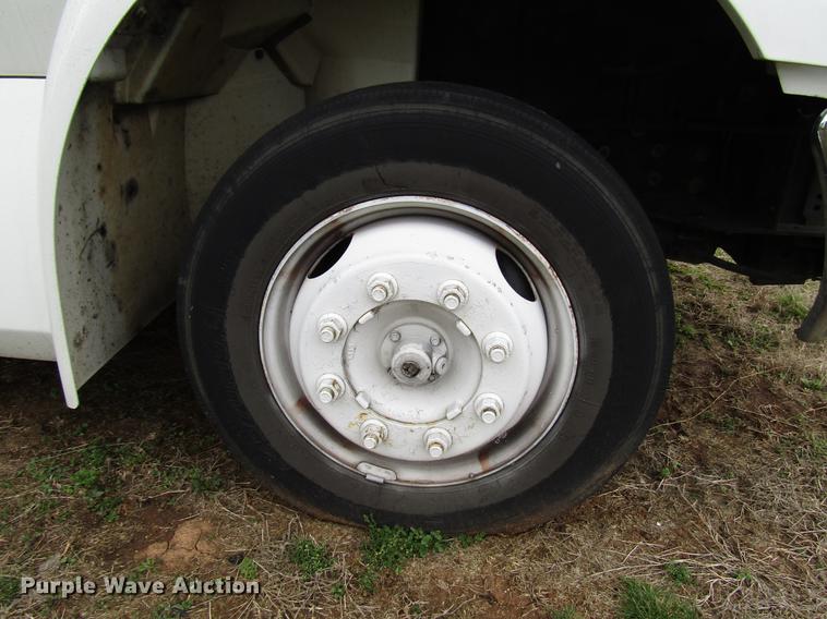 image for item DF7850 2008 International 3200 shuttle bus