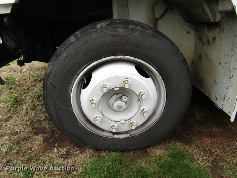 image for item DF7850 2008 International 3200 shuttle bus