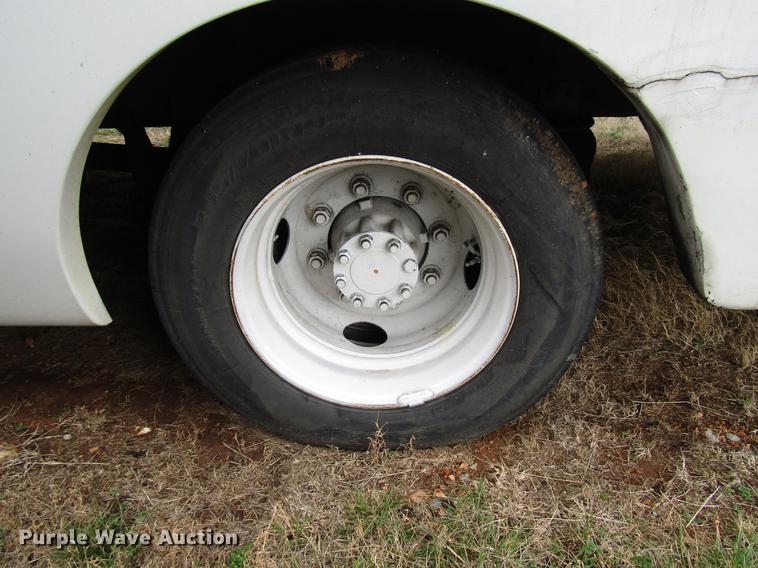 image for item DF7850 2008 International 3200 shuttle bus