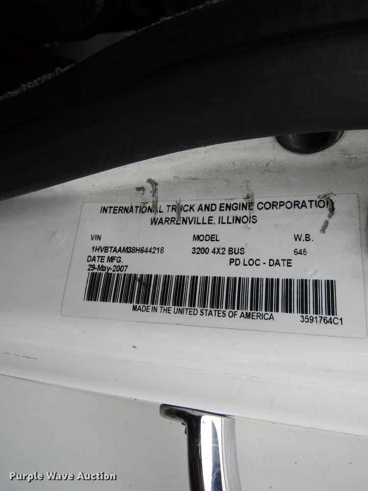 image for item DF7850 2008 International 3200 shuttle bus