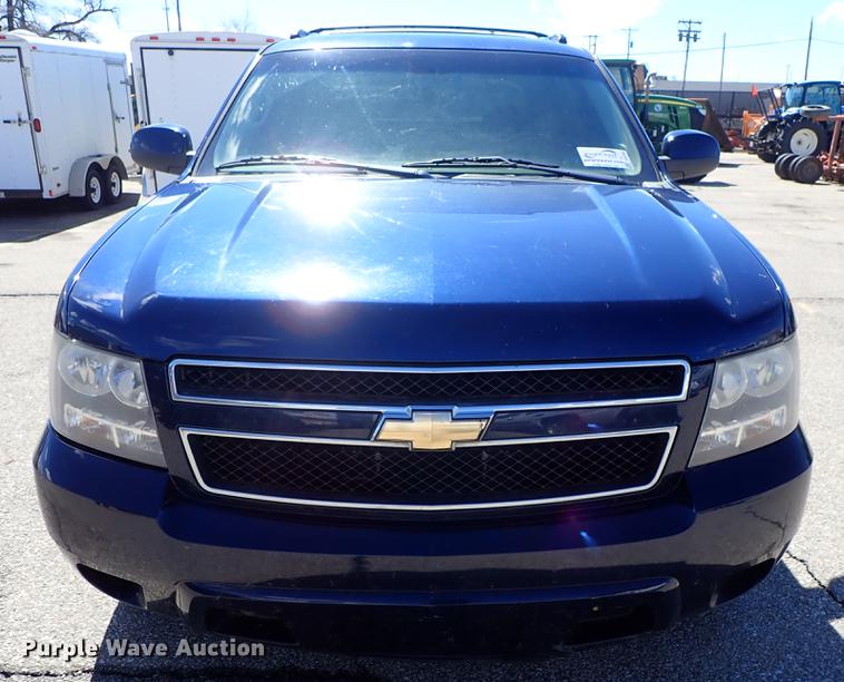 image for item DF8784 2011 Chevrolet Avalanche pickup truck