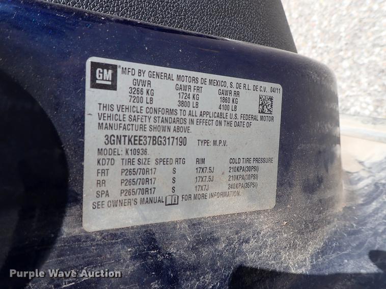 image for item DF8784 2011 Chevrolet Avalanche pickup truck