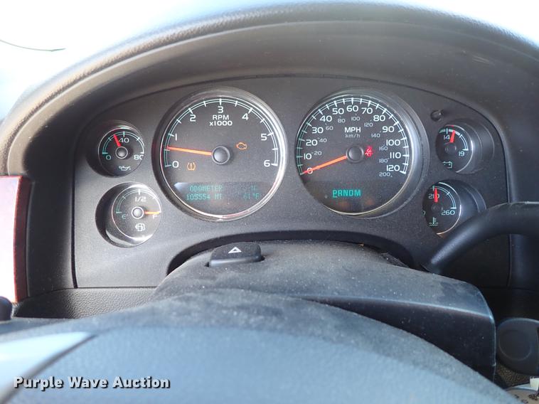 image for item DF8784 2011 Chevrolet Avalanche pickup truck