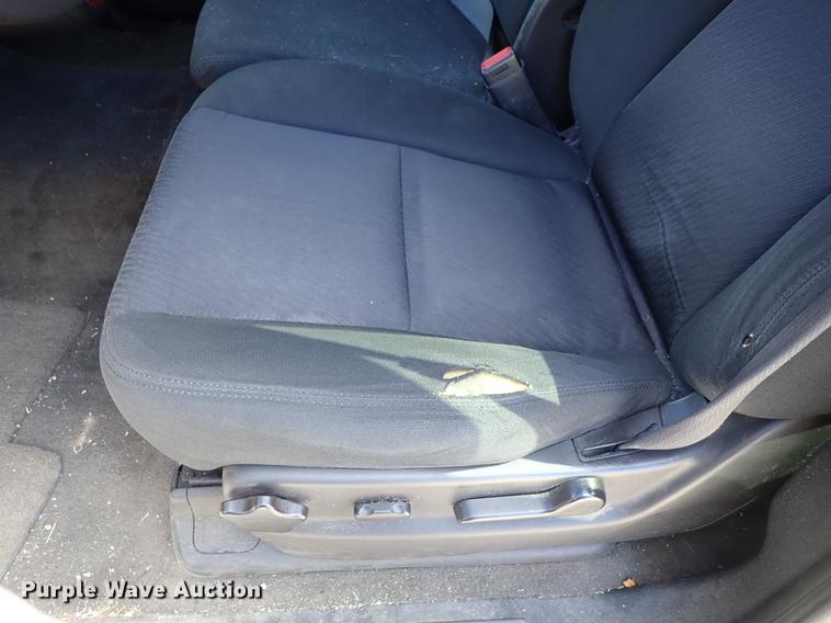 image for item DF8784 2011 Chevrolet Avalanche pickup truck