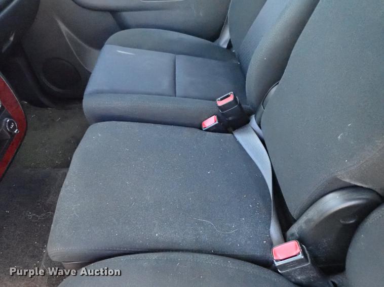 image for item DF8784 2011 Chevrolet Avalanche pickup truck