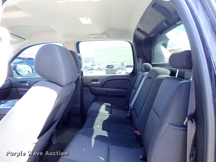 image for item DF8784 2011 Chevrolet Avalanche pickup truck