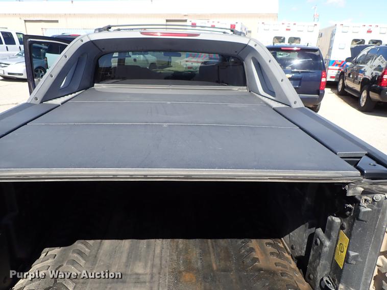 image for item DF8784 2011 Chevrolet Avalanche pickup truck