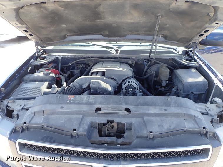 image for item DF8784 2011 Chevrolet Avalanche pickup truck