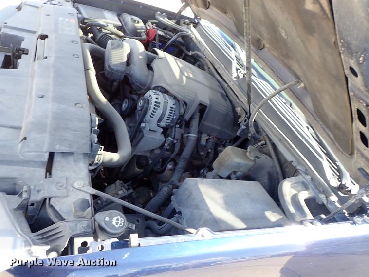 image for item DF8784 2011 Chevrolet Avalanche pickup truck