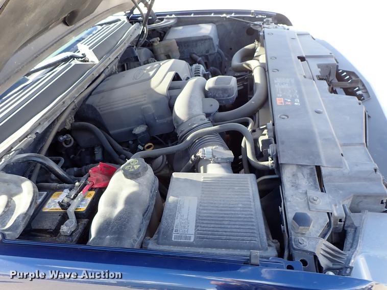 image for item DF8784 2011 Chevrolet Avalanche pickup truck