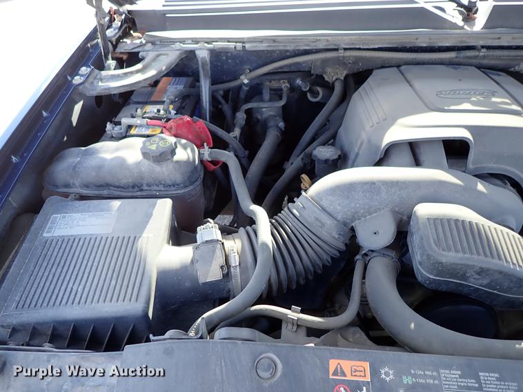 image for item DF8784 2011 Chevrolet Avalanche pickup truck