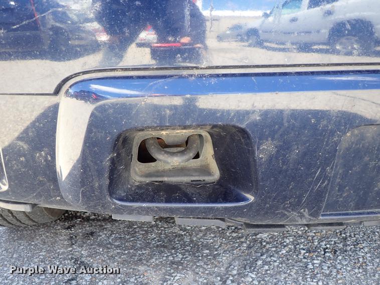 image for item DF8784 2011 Chevrolet Avalanche pickup truck