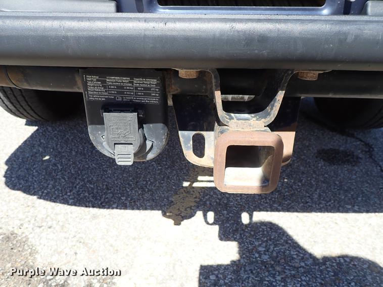 image for item DF8784 2011 Chevrolet Avalanche pickup truck