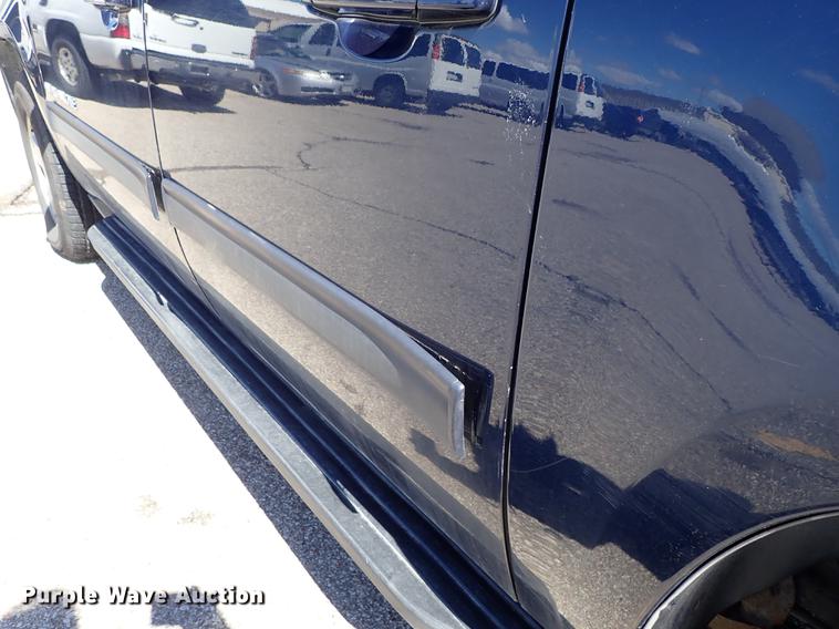 image for item DF8784 2011 Chevrolet Avalanche pickup truck