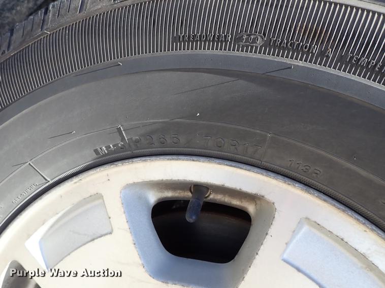 image for item DF8784 2011 Chevrolet Avalanche pickup truck