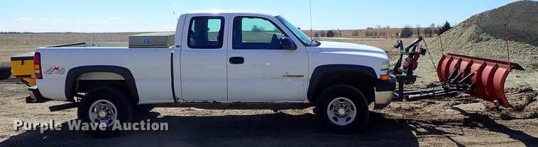 2002 Chevrolet Silverado 2500HD Ext. Cab pickup truck in Little River
