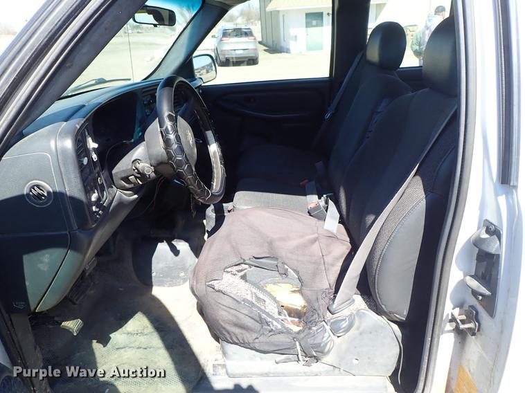 2002 Chevrolet Silverado 2500HD Ext. Cab pickup truck in Little River