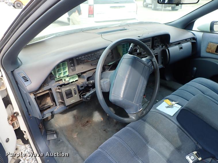 image for item DF8869 1993 Chevrolet Caprice Wagon Classic